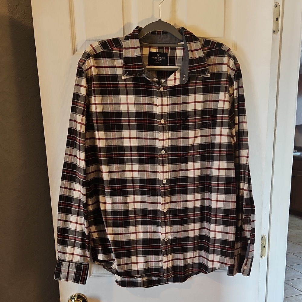 American Eagle Multicolor Plaid Button-Down Shirt